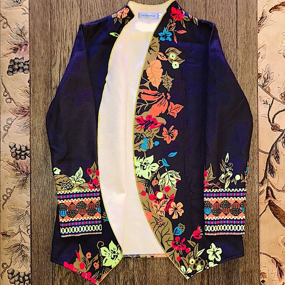 •Black Blazer with vivid patterns throughout - Picture 3 of 16